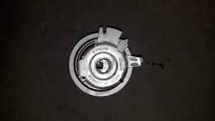 Used Timing belt tensioner Volkswagen Polo IV (9N1/2/3) 1.4 TDI 80 Price on request offered by Autodemontage Joko B.V.