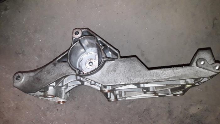 Gebrauchte Dynamostütze oben Volkswagen Polo IV (9N1/2/3) 1.4 TDI 80 Preis auf Anfrage angeboten von Autodemontage Joko B.V.