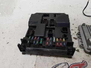 Used Fuse box Peugeot 307 SW (3H) 1.6 HDiF 110 16V Price on request offered by Autodemontage Joko B.V.