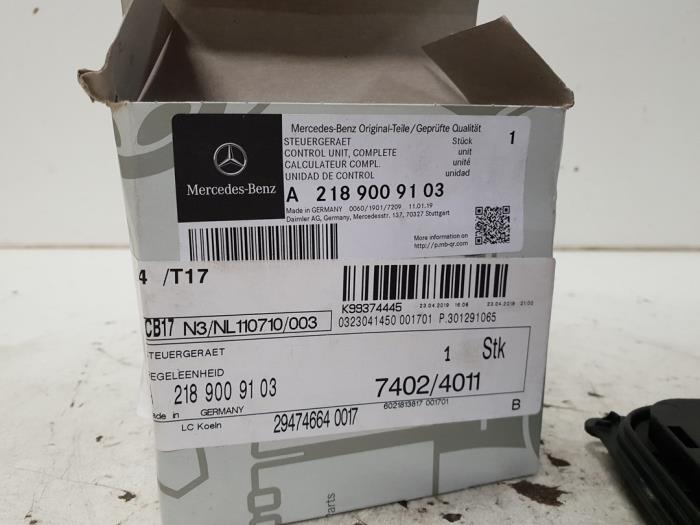 Xenon module from a Mercedes-Benz C (W204) 6.2 C-63 AMG 32V Black Series 2012