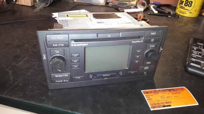 Radio/Lecteur CD d'un Ford Mondeo III 2.0 TDCi 115 16V 2004