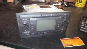 Usados Reproductor de CD y radio Ford Mondeo III 2.0 TDCi 115 16V Precio de solicitud ofrecido por Autodemontage Joko B.V.