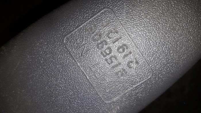 Wtyk pasa bezpieczenstwa srodek tyl z Volvo S80 2000