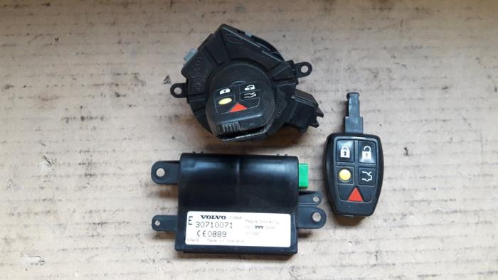 Używane Stacyjka + Kluczyk Volvo V50 (MW) 1.8 16V Cena na żądanie oferowane przez Autodemontage Joko B.V.