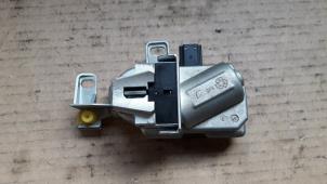 Used Electronic ignition key Volvo V50 (MW) 1.8 16V Price on request offered by Autodemontage Joko B.V.