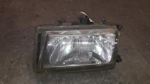 Used Headlight, left Volkswagen Caddy II (9K9A) 1.9 D Price on request offered by Autodemontage Joko B.V.