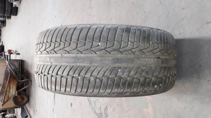 Używane Opona Cena na żądanie oferowane przez Autodemontage Joko B.V.