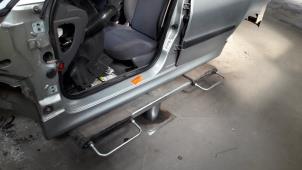 Used Sill, left Peugeot 206 SW (2E/K) 1.4 Price on request offered by Autodemontage Joko B.V.