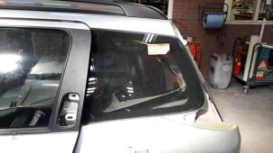 Używane Dodatkowa szyba lewa tylna wersja 4-drzwiowa Peugeot 206 SW (2E/K) 1.4 Cena na żądanie oferowane przez Autodemontage Joko B.V.