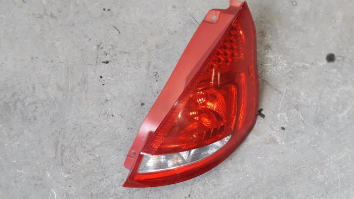 Taillight, right from a Ford Fiesta 6 (JA8) 1.6 TDCi 16V 95 2010