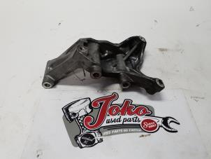 Used Air conditioning bracket Volkswagen Crafter 2.5 TDI 30/32/35 Price on request offered by Autodemontage Joko B.V.