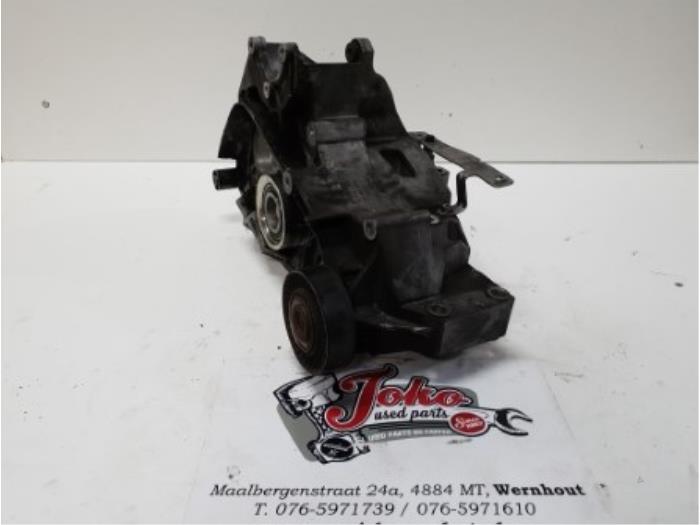 Usagé Support dynamo haut Volkswagen Crafter 2.5 TDI 30/32/35 Prix sur demande proposé par Autodemontage Joko B.V.