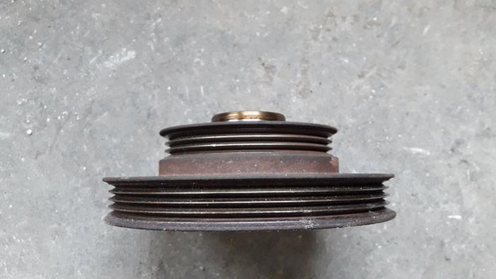 Crankshaft pulley from a Nissan Micra (K12) 1.2 16V 2006