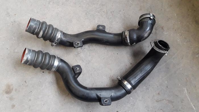 Gebrauchte Intercooler Schlauch Ford Transit Connect 1.8 TDCi 90 Preis auf Anfrage angeboten von Autodemontage Joko B.V.