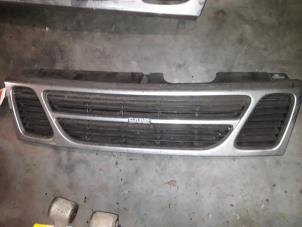 Used Grille Saab 900 II 2.3,S,SE,Si 16V Price on request offered by Autodemontage Joko B.V.