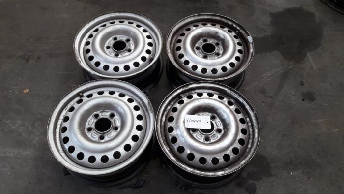 Set of wheels from a Ford Transit Connect 1.8 TDCi 90 2006