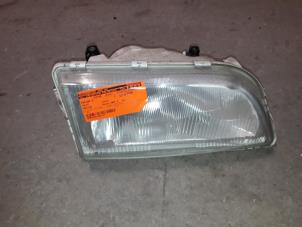 Used Headlight, right Volvo S40/V40 Price on request offered by Autodemontage Joko B.V.