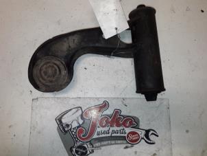 Used Front upper wishbone, right Mercedes CLK (W208) 2.3 230K 16V Price on request offered by Autodemontage Joko B.V.