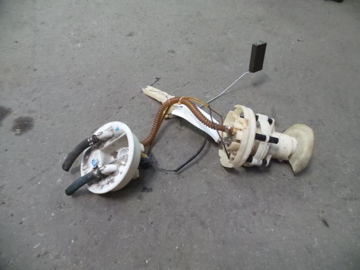 Usagé Pompe à carburant Audi A4 Avant (B5) 2.6 V6 Prix sur demande proposé par Autodemontage Joko B.V.