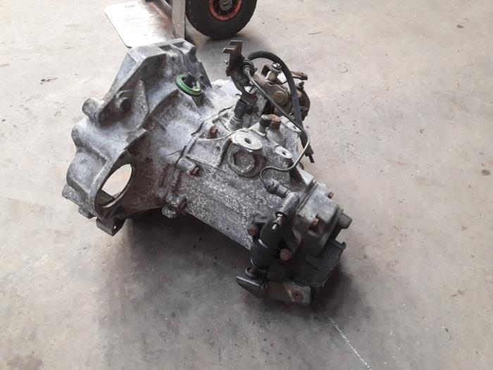 Gearbox from a Volkswagen Golf IV (1J1) 1.4 16V 1999