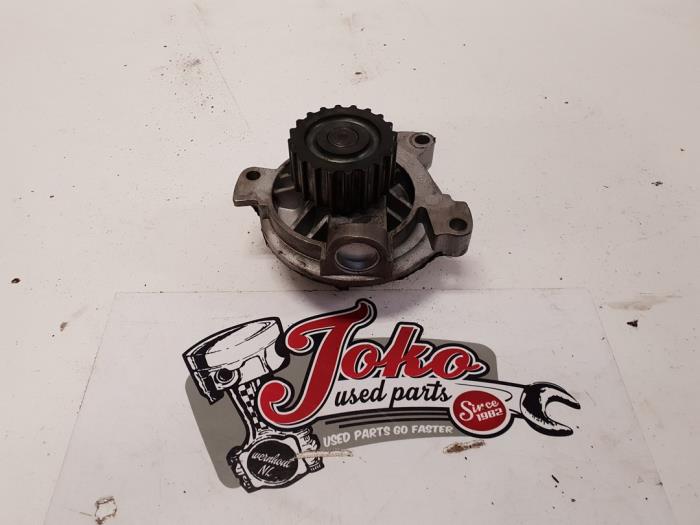 Begagnade Vattenpump Volkswagen Crafter 2.5 TDI 30/32/35 Pris på förfrågan erbjuds av Autodemontage Joko B.V.