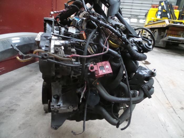 Used Engine Renault Megane II Grandtour (KM) 1.9 dCi 115 Price on request offered by Autodemontage Joko B.V.