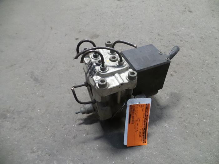 Usagé Bloc ABS Audi 80 (B4) 2.0 E Prix sur demande proposé par Autodemontage Joko B.V.