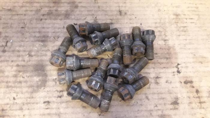 Gebrauchte Radmuttern Set Mini Mini (R56) 1.6 16V Cooper Preis auf Anfrage angeboten von Autodemontage Joko B.V.