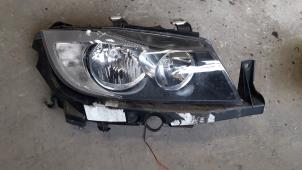 Used Headlight, right BMW 3 serie (E90) 320i 16V Price on request offered by Autodemontage Joko B.V.