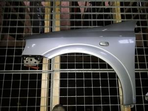 Used Front wing, left Opel Astra G (F08/48) 1.6 Price on request offered by Autodemontage Joko B.V.