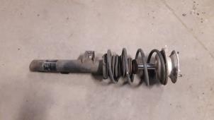 Used Front shock absorber rod, right BMW 3 serie (E90) 320i 16V Price on request offered by Autodemontage Joko B.V.