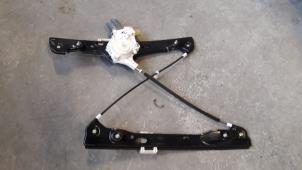 Used Window mechanism 4-door, front right BMW 3 serie (E90) 320i 16V Price on request offered by Autodemontage Joko B.V.