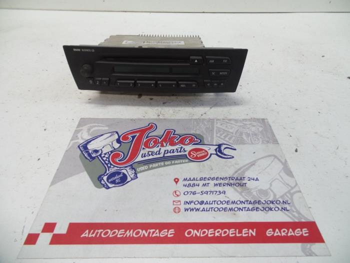 Radio CD player from a BMW 3 serie Touring (E91) 318d 16V 2007