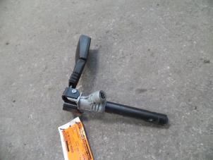 Used Seatbelt tensioner, left BMW 3 serie Touring (E91) 318d 16V Price on request offered by Autodemontage Joko B.V.