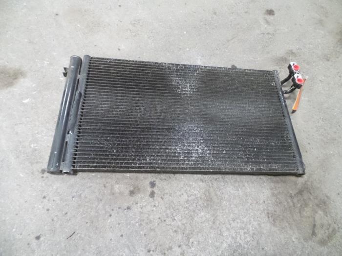 Air conditioning condenser from a BMW 3 serie Touring (E91) 318d 16V 2007
