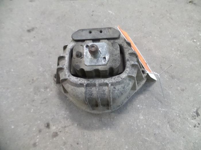 Usagé Support moteur BMW 3 serie Touring (E91) 318d 16V Prix sur demande proposé par Autodemontage Joko B.V.