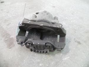 Used Front brake calliper, right BMW 3 serie Touring (E91) 318d 16V Price on request offered by Autodemontage Joko B.V.