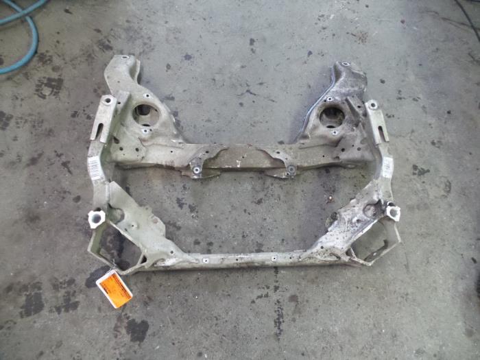 Subframe from a BMW 3 serie Touring (E91) 318d 16V 2007