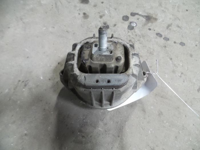 Usagé Support moteur BMW 3 serie Touring (E91) 318d 16V Prix sur demande proposé par Autodemontage Joko B.V.