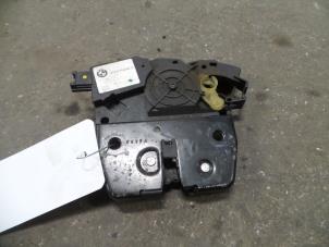 Used Tailgate lock mechanism BMW 3 serie Touring (E91) 318d 16V Price on request offered by Autodemontage Joko B.V.
