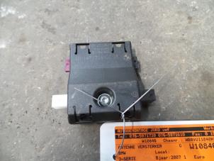 Used Antenna Amplifier BMW 3 serie Touring (E91) 318d 16V Price on request offered by Autodemontage Joko B.V.