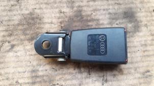 Used Rear seatbelt buckle, right Audi Q7 (4LB) 3.0 TDI V6 24V Price on request offered by Autodemontage Joko B.V.