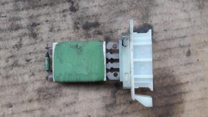 Used Heater resistor Volkswagen Touran (1T1/T2) 1.9 TDI 105 Euro 3 Price on request offered by Autodemontage Joko B.V.