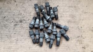 Used Set of wheel bolts Volkswagen Touran (1T1/T2) 1.9 TDI 105 Euro 3 Price on request offered by Autodemontage Joko B.V.