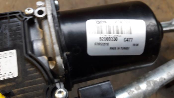 Front wiper motor from a Fiat Tipo (356H/357H) 1.6 JTD Multijet II 16V 2018
