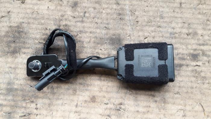 Front seatbelt buckle, left from a Fiat Tipo (356H/357H) 1.6 JTD Multijet II 16V 2018