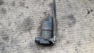 Used Windscreen washer pump Renault Kangoo Express (FW) 1.5 dCi 75 Price on request offered by Autodemontage Joko B.V.