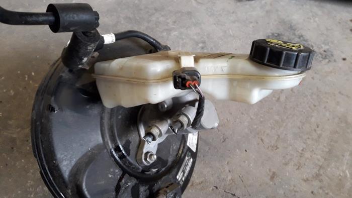 Used Master cylinder Ford Focus 3 1.6 TDCi 95 Price on request offered by Autodemontage Joko B.V.