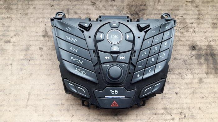 Panel de control de radio de un Ford Focus 3 1.6 TDCi 95 2012