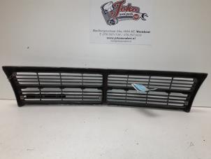Used Grille Chrysler Voyager Price on request offered by Autodemontage Joko B.V.